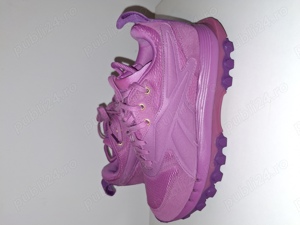 Sneakesrs de vanzare