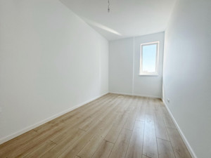 Penthouse 3 camere, decomandat, 80 mp utili, toate utilitatile, zona Aradului - imagine 2