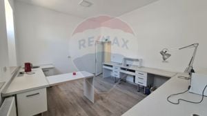 Apartament cu 2 camere decomandat de vânzare Centru - imagine 2