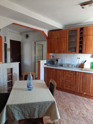 Vand apartament 2 camere  - imagine 2