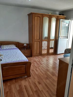 Vand apartament 2 camere  - imagine 3