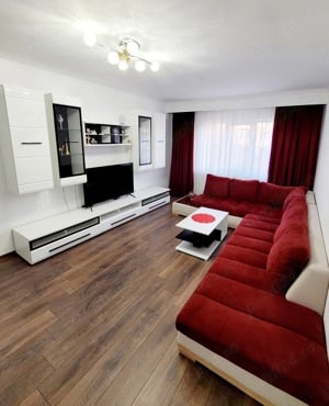 Vând apartament 3 camere Mioveni in zona Casei de Cultură  - imagine 2