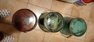 Pentru viața la țară , găleți de odinioară!