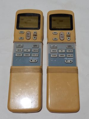 două telecomenzi vechi, vintage, pentru recondiționat sau colecționat