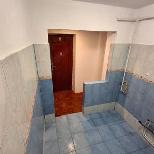 Vand apartament 2 camere Buhusi - imagine 9