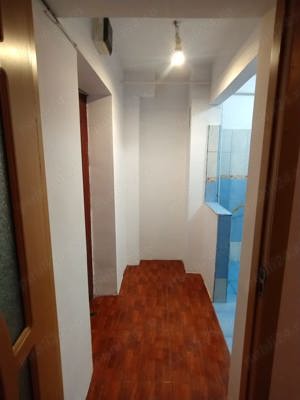 Vand apartament 2 camere Buhusi - imagine 8