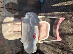 Scaun cu măsuță bebe