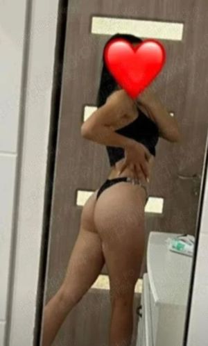 Bruneta sexy prima dată în orașul tău  - imagine 2