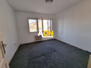 Apartament 3 Camere Decomandat, Bloc cu Lift, Zona Centru - imagine 3