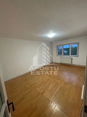 Apartament 3 camere, centrala propie, zona Lipovei - imagine 4