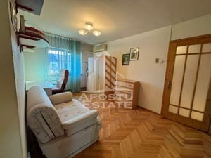 Apartament cu 3 camere, centrala proprie, Zona Soarelui - imagine 3