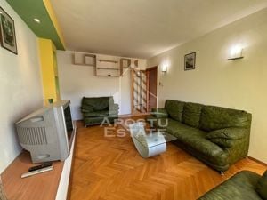 Apartament cu 3 camere, centrala proprie, Zona Soarelui - imagine 2