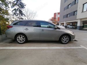 Vând Toyota auris hybrid  - imagine 4