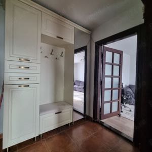 Proprietar inchiriez apartament 3 camere Rovine - imagine 9