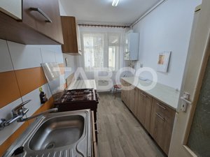 Apartament decomandat 48 mpu etaj 1 balcon pivnita Siretului Sibiu - imagine 12