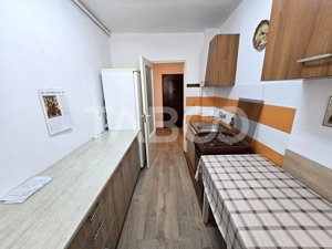 Apartament decomandat 48 mpu etaj 1 balcon pivnita Siretului Sibiu - imagine 5