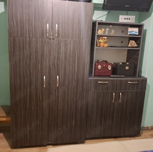 Dulap cu bara de umerase si corpuri cu polite