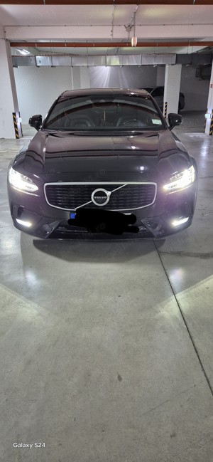 Volvo S90 T5 R-design VOLVO S 90 R-design - 09.2018 Motorizare de Top 2.0 T 5 -250 CP-benzina Serie