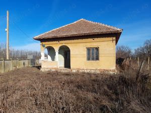 vand casa in amarasti sus. sat zvorsca pe strada principala  - imagine 2