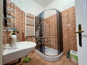 Apartament 2 camere,la casa,curte comuna,zona Dambovita - imagine 9