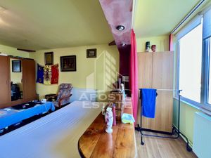 Apartament 3 camere, 2 bai, decomandat, balcon deschis, zona Lunei - imagine 5