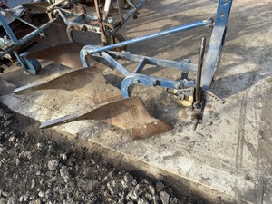 Plug pentru tractor cu 2 brazde - imagine 5