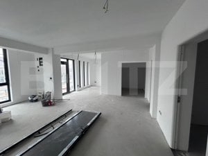 Spatiu comercial cu 5 incaperi, 90 mp, zona Boldan