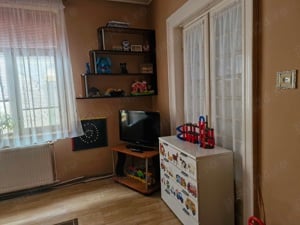 Vând schimb casă cu apartament  - imagine 8