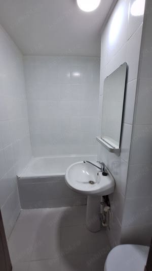 Apartament 2 camere decomandat Gorjului proaspat renovat mobilat utilat -400 Eur -disponibil imediat - imagine 9