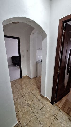 Apartament 2 camere decomandat Gorjului proaspat renovat mobilat utilat -400 Eur -disponibil imediat - imagine 6