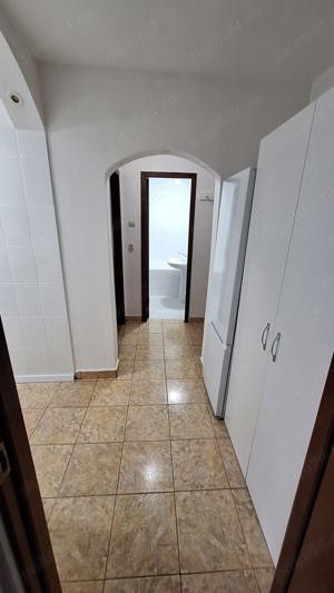 Apartament 2 camere decomandat Gorjului proaspat renovat mobilat utilat -400 Eur -disponibil imediat - imagine 5