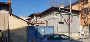 Proprietar, vand casa din caramida la curte, langa metrou Piata Muncii