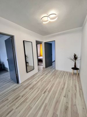 De vanzare apartament cu 3 camere - imagine 2