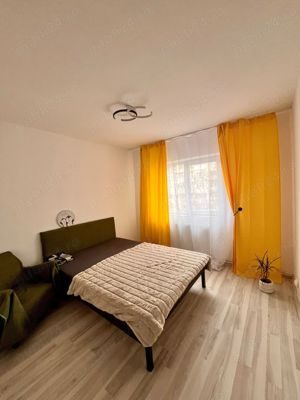 De vanzare apartament cu 3 camere - imagine 1