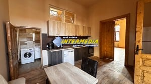 Inchiriere Apartament 2 camere 98 mp la curte mobilat si utilat nou in Alba Iulia Centru - imagine 2