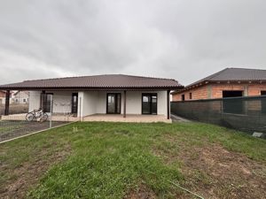 Casa duplex pe parter- Sacalaz inainte de calea Ferata