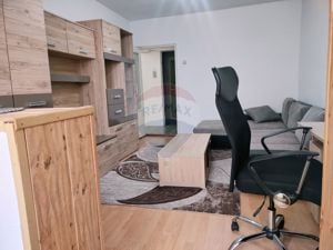 Apartament cu 3 camere de vânzare în zona Central - imagine 2