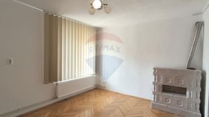 Apartament spațios într-o clădire istorică, zona centrală – Mediaș - imagine 9