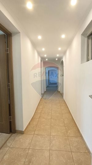 Apartament spațios într-o clădire istorică, zona centrală – Mediaș - imagine 8