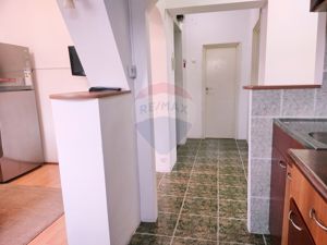 Apartament cu 3 camere de vânzare în zona Central - imagine 6