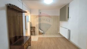 Apartament spațios într-o clădire istorică, zona centrală – Mediaș - imagine 10