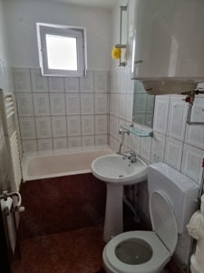 Apartament central de închiriat  în Onești  - imagine 3