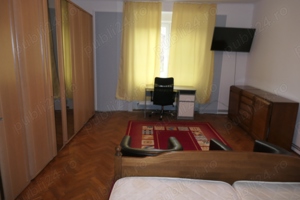 Apartament spatios la vilă, mobilat, zona Podgoria, et. 1 - imagine 2