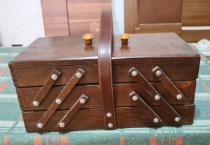 Trusa scule vintage din lemn