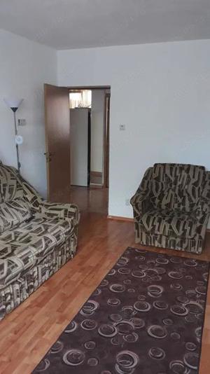 Închiriez apartament mobilat si utilat la demisol - imagine 4