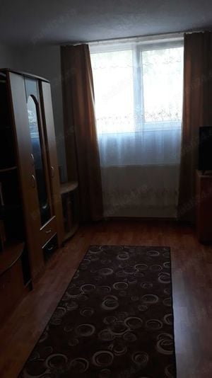 Închiriez apartament mobilat si utilat la demisol - imagine 6