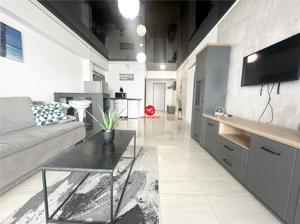 Apartament Modern cu 2 Camere, Complet Mobilat, Etaj 8, cu Vedere Frontala  la Lac, Mamaia, Central - imagine 3