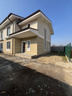 Duplex 5 camere, toate utilitatile, 119 mp utili , 240mp teren- in Giroc - imagine 2