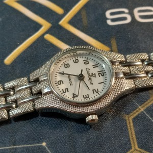 ceas damă fashion CLASSIQUE, păstrat ca nou, funcțional - imagine 4