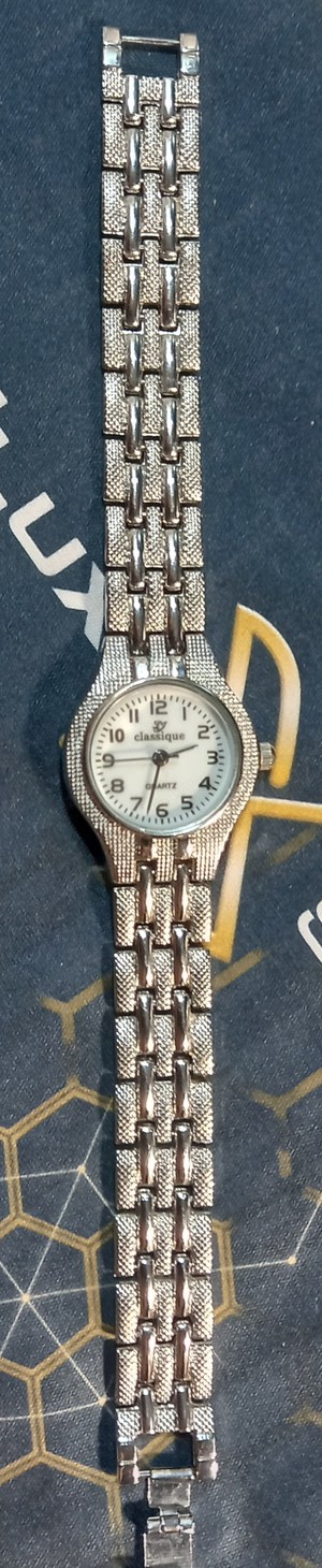 ceas damă fashion CLASSIQUE, păstrat ca nou, funcțional - imagine 2